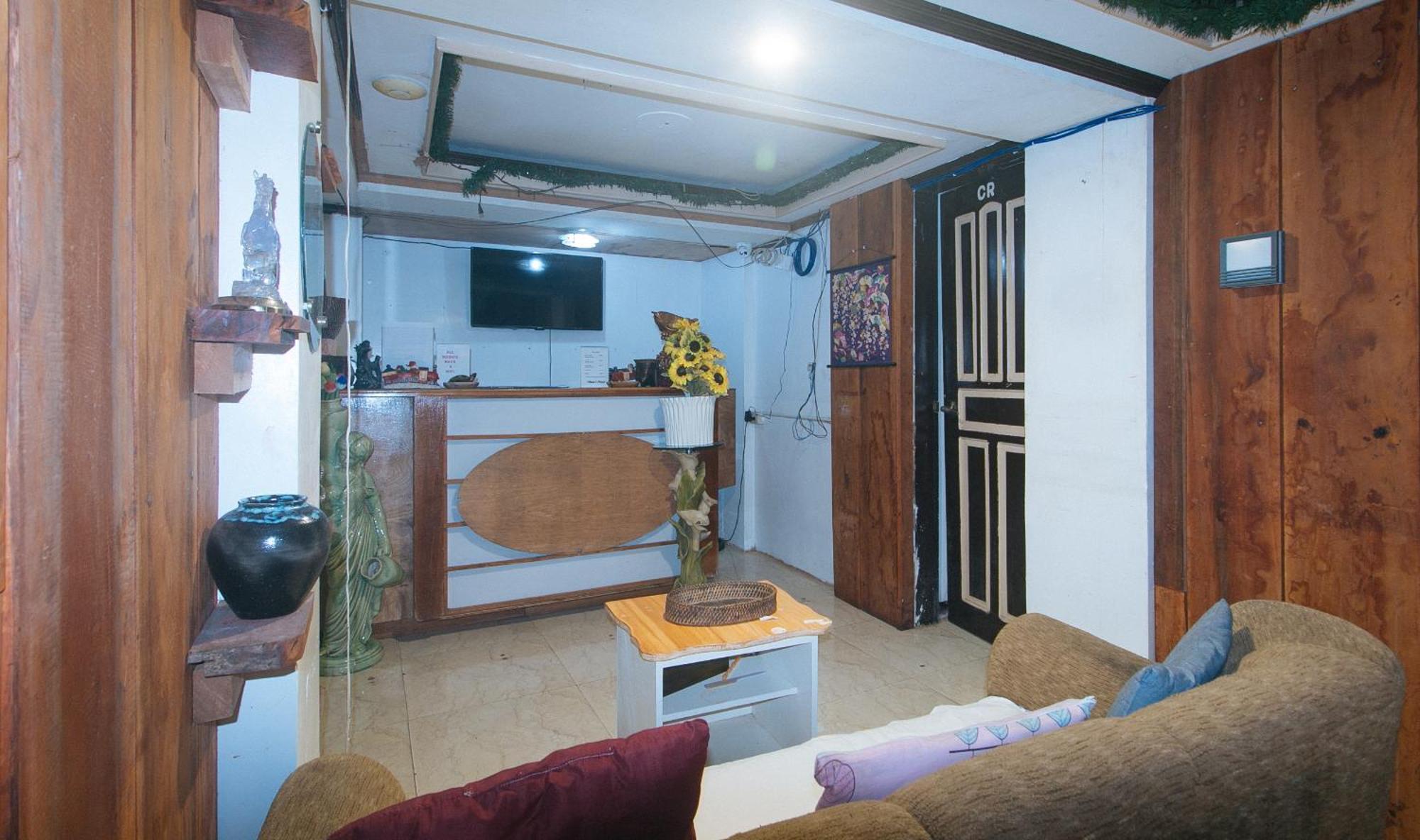 RedDoorz @ Real Street Tacloban Hotel Buitenkant foto